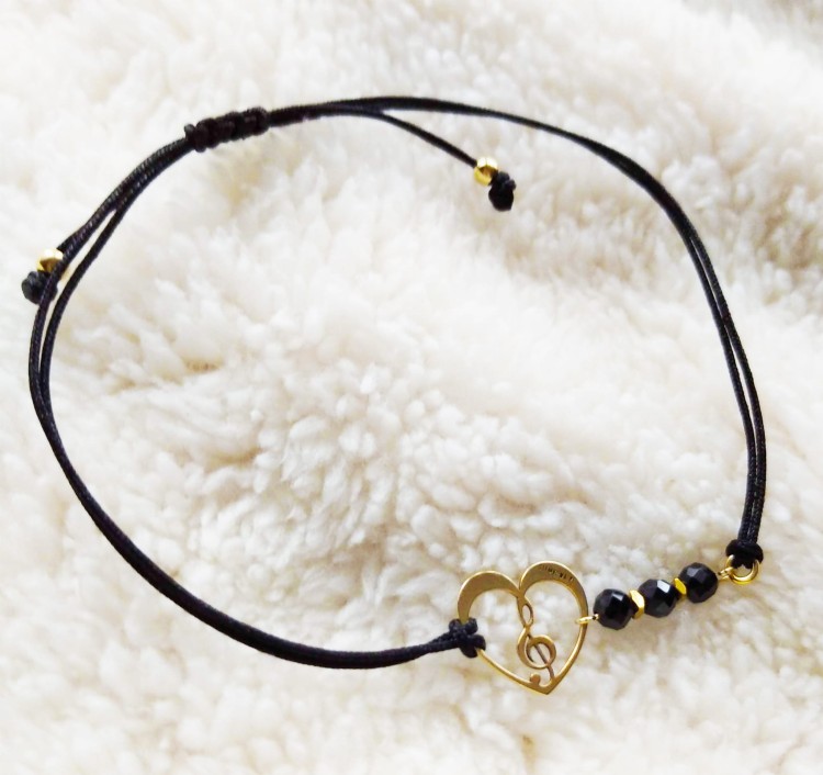 Bransoletka muzyczna - Klucz wiolinowy w sercu - Czarny sznureczek - Bransoletka ze spinelem