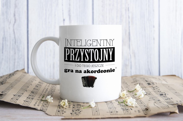 Akordeon - Inteligentny przystojny i do tego jeszcze gra na akordeonie