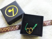 Bransoletka muzyczna - Klucz wiolinowy w sercu - Butelkowa zieleń - Bransoletka z malachitem - osemkowa.pl - muzyczna biżuteria