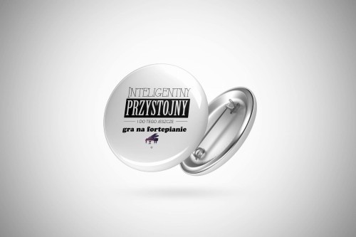 Fortepian - Pianino - Inteligentny przystojny gra na fortepianie - Przypinka