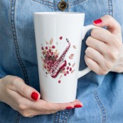 Saksofon - Saksofon w malinach - Prezent dla saksofonistki - Prezent dla saksofonisty - Kubek z saksofonem – Kubek latte duży