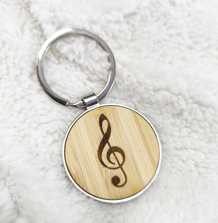 Klucz wiolinowy - Brelok bambusowy z metalowym spodem - Prezent dla muzyka