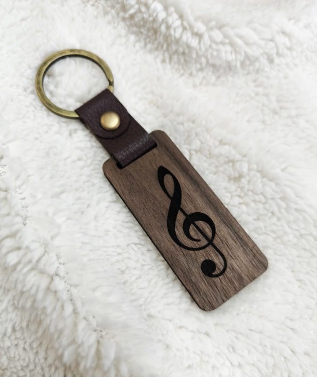 Klucz wiolinowy - Brelok z orzecha i poliuretanu - Prezent dla muzyka