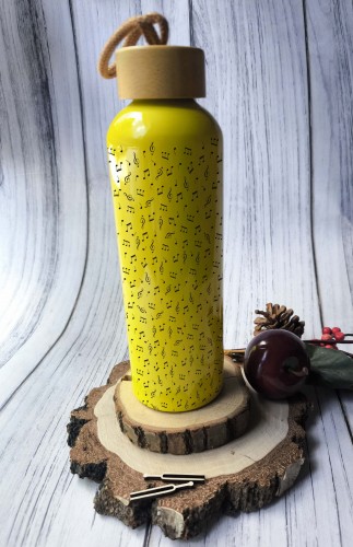 Żółta aluminowa butelka na wodę w nutki - Prezent dla muzyka - Butelka w nutki