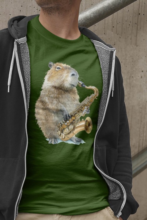 Humorystyczna koszulka w kroju damskim lub unisex dla saksofonistów i saksofonistek z wizerunkiem kapibary grającej na saksofonie, idealna na prezent dla saksofonistki lub upominek dla Saksofonisty. Możliwość personalizacji