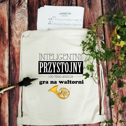 Waltornia - Przystojny, inteligentny, gra na waltorni - prezent dla waltornisty - Worek plecak