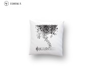 Poduszka „Burza nut” z motywem nut to oryginalny prezent dla muzyka. Dynamiczny wzór, personalizacja, trwały nadruk, produkcja w Polsce.