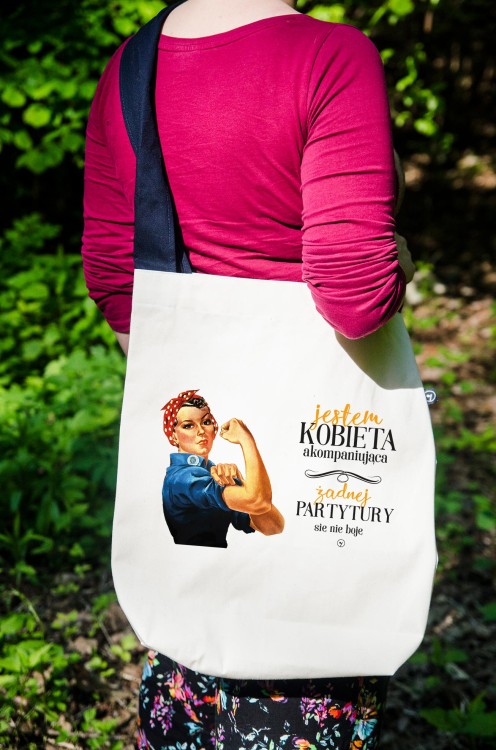 Torba pro - kobieta akompaniujaca.jpg
